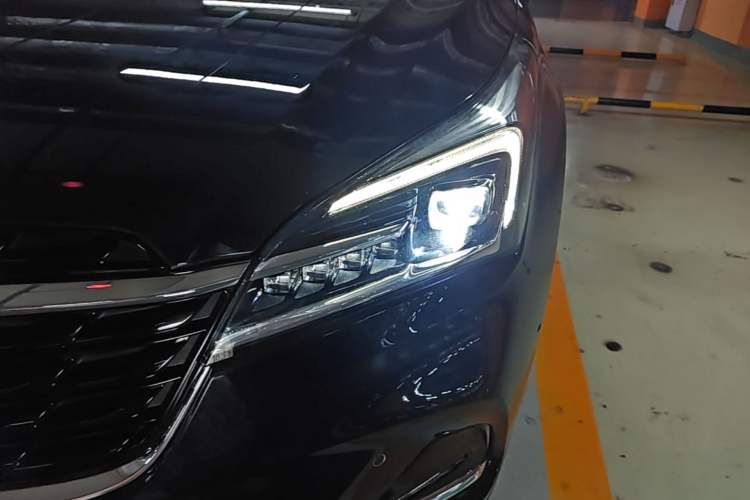 Used Buick Envision 2021 532T Two-Wheel-Drive Luxury Version Left Front Headlight
