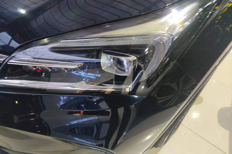 Used Buick Envision 2021 532T Two-Wheel-Drive Leading Version Left Front Headlight