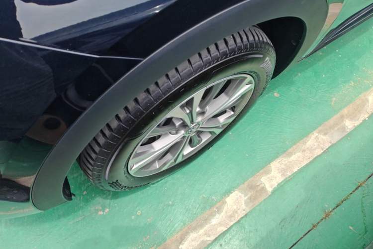 Used Buick Envision 2021 Encore Plus 652T Five-Seat All-Wheel-Drive Luxury Model Left Front Wheel Hub