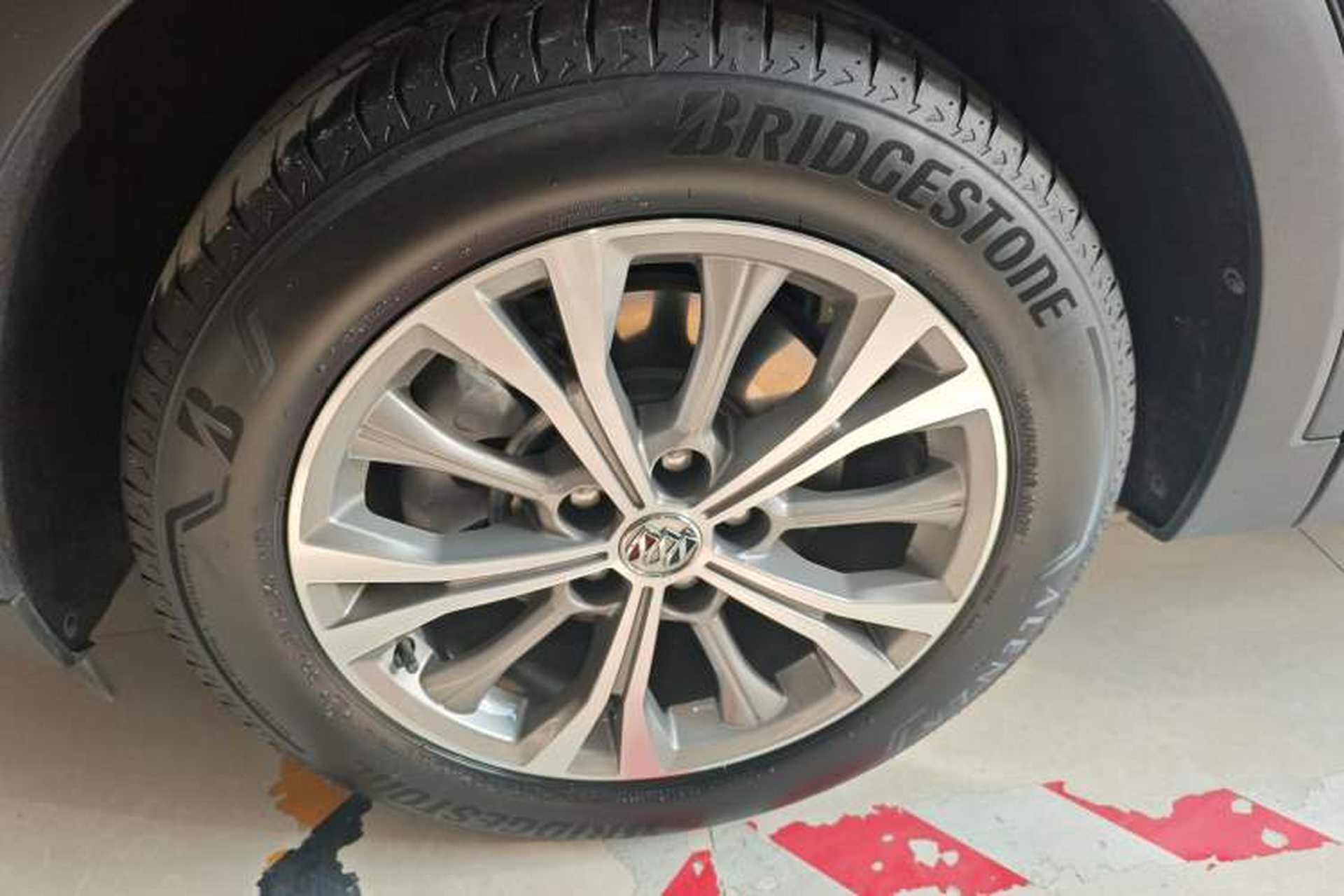 Used Buick Envision 2021 Encore Plus 652T Five-Seat Luxury Model Left Front Wheel Hub