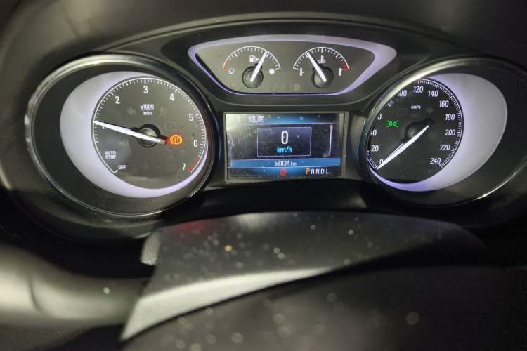 Used Buick Envision 2021 532T Two-Wheel-Drive Luxury Version Odometer Close Up