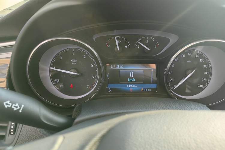 Used Buick Envision 2021 532T Two-Wheel-Drive Elite Version Odometer Close Up