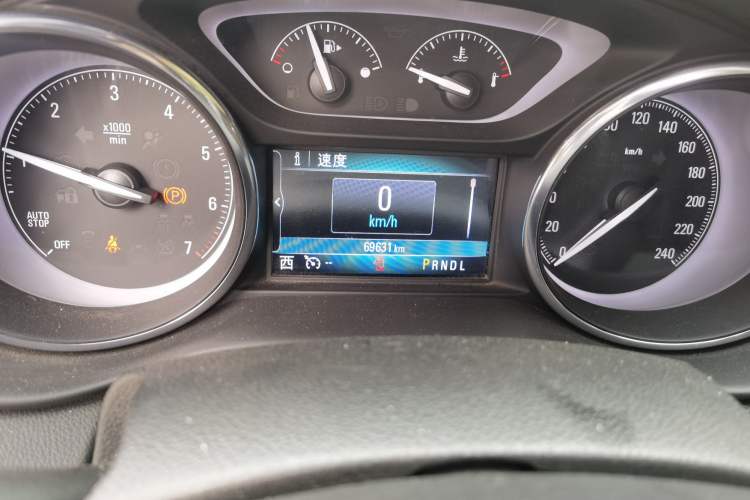 Used Buick Envision 2021 532T Two-Wheel-Drive Elite Version Odometer Close Up