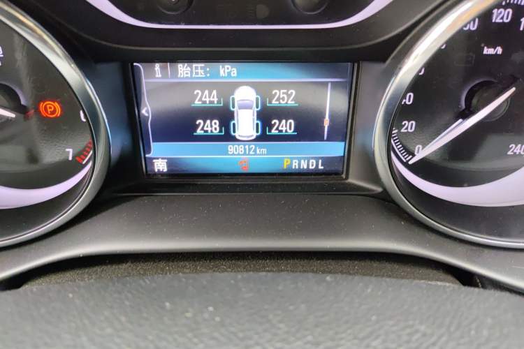 Used Buick Envision 2021 532T Two-Wheel-Drive Luxury Version Odometer Close Up