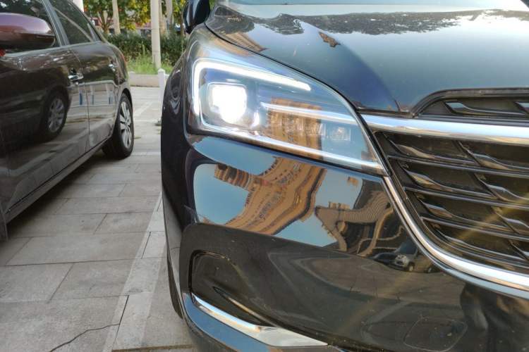Used Buick Envision 2021 532T Two-Wheel-Drive Elite Version Right Front Headlight