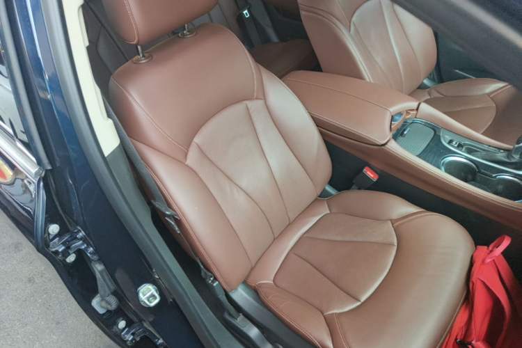 Used Buick Envision 2021 532T Two-Wheel-Drive Elite Version Right Front Seat
