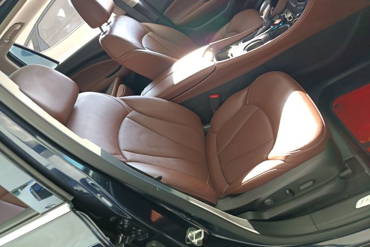 Used Buick Envision 2021 532T Two-Wheel-Drive Luxury Version Right Front Seat