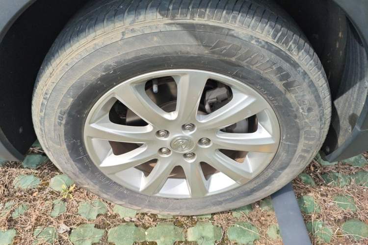 Used Buick Envision 2021 532T Two-Wheel-Drive Elite Version Right Front Wheel Hub