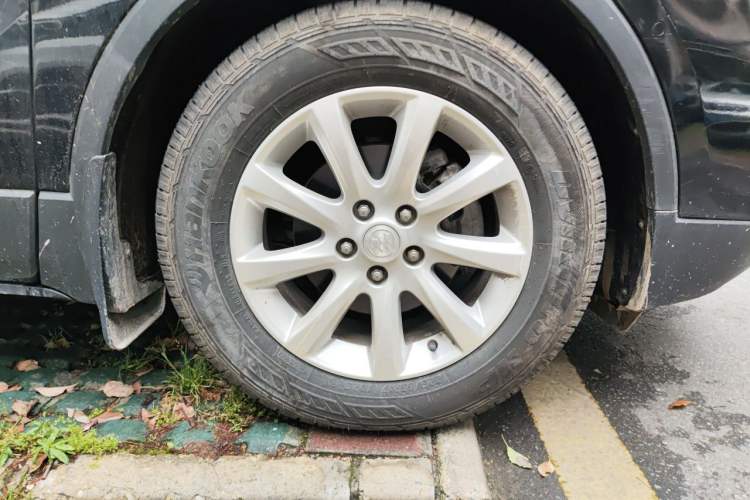Used Buick Envision 2021 532T Two-Wheel-Drive Luxury Version Right Front Wheel Hub