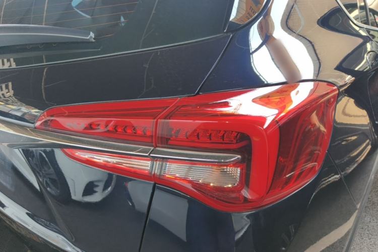 Used Buick Envision 2021 532T Two-Wheel-Drive Elite Version Right Rear Taillight