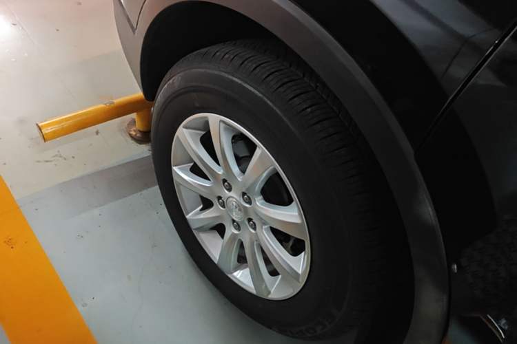 Used Buick Envision 2021 532T Two-Wheel-Drive Luxury Version Right Rear Wheel Hub