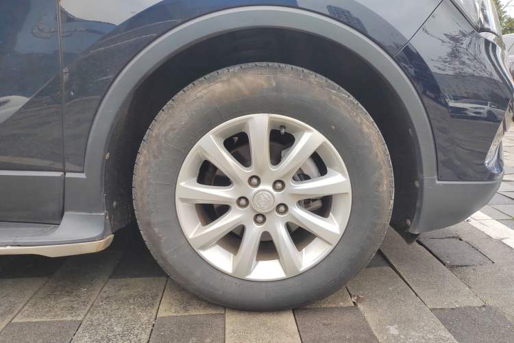 Used Buick Envision 2021 532T Two-Wheel-Drive Leading Version Right Rear Wheel Hub