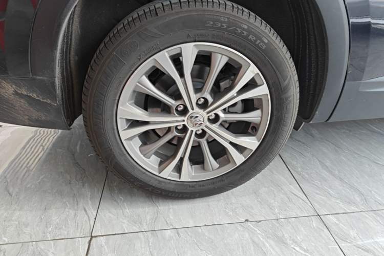 Used Buick Envision 2021 Encore Plus 652T Five-Seat Luxury Model Right Rear Wheel Hub