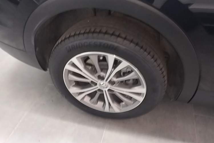 Used Buick Envision 2021 Encore Plus 652T Five-Seat Luxury Model Right Rear Wheel Hub