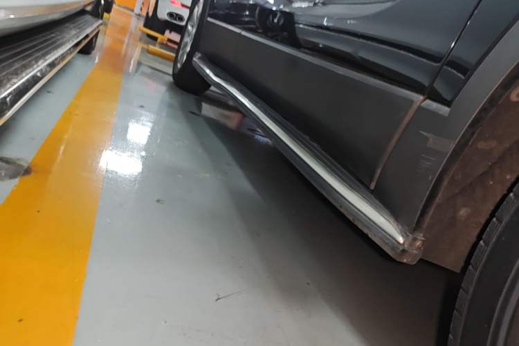 Used Buick Envision 2021 532T Two-Wheel-Drive Luxury Version Right Side Sill