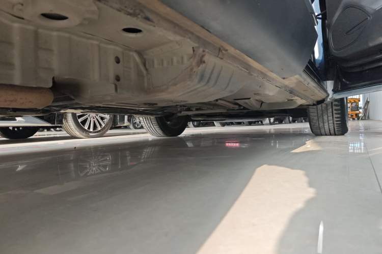 Used Buick Envision 2021 Encore Plus 652T Five-Seat Luxury Model Right Side Sill
