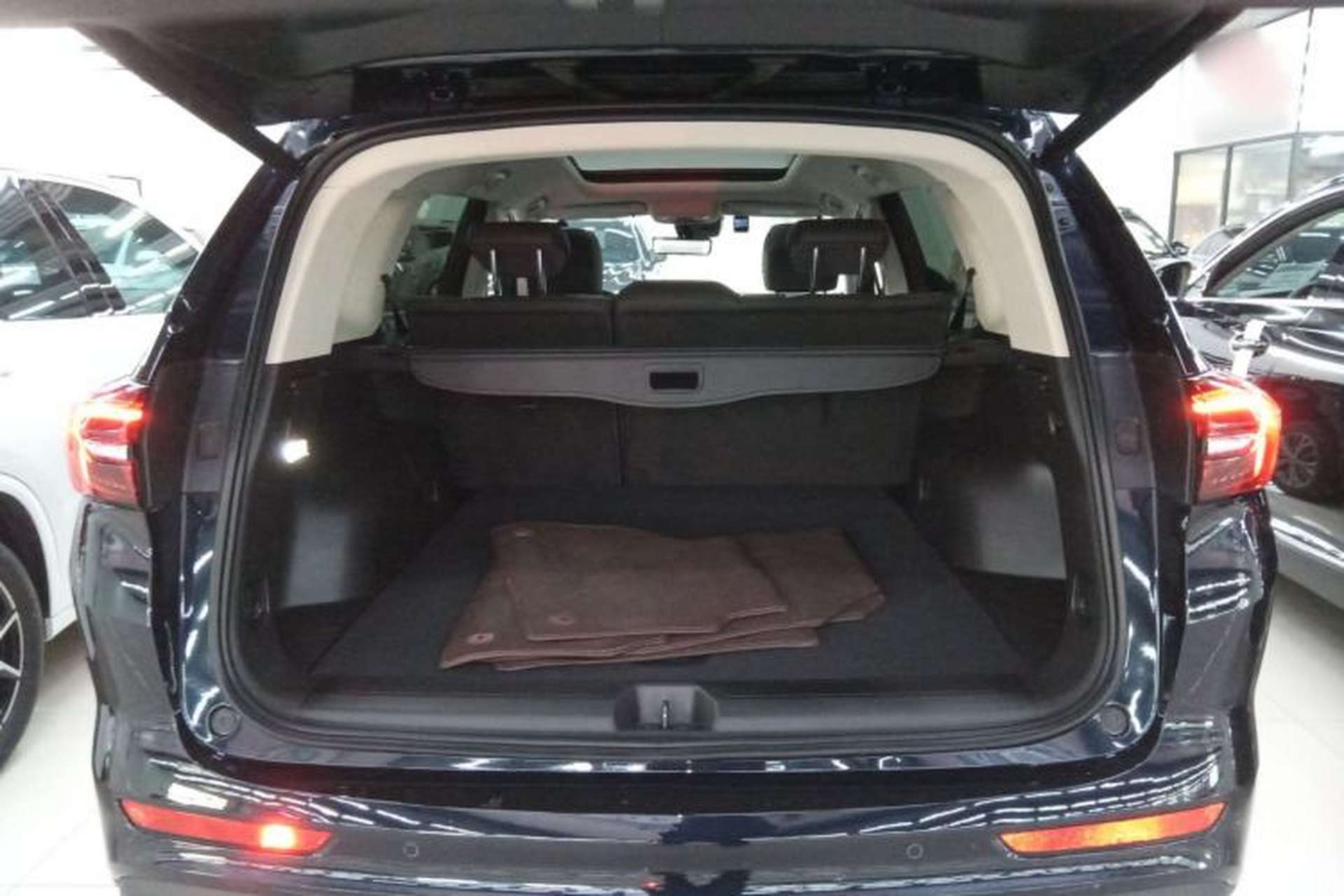 Used Buick Envision 2021 Encore Plus 652T Five-Seat Luxury Model Trunk