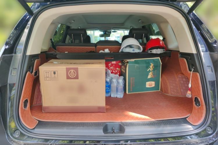Used Buick Envision 2021 Encore Plus 652T Five-Seat All-Wheel-Drive Luxury Model Trunk