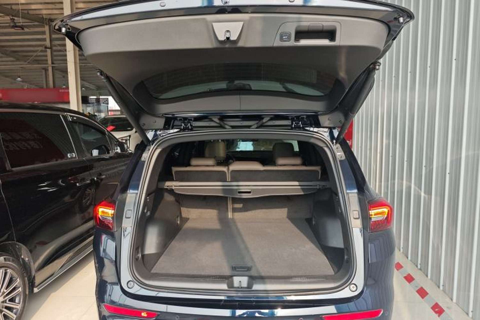Used Buick Envision 2021 Encore Plus 652T Five-Seat Luxury Model Trunk