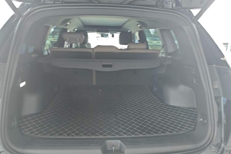 Used Buick Envision 2021 Encore Plus 652T Five-Seat Luxury Model Trunk