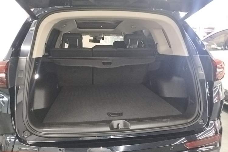 Used Buick Envision 2021 Encore Plus 652T Five-Seat Luxury Model Trunk