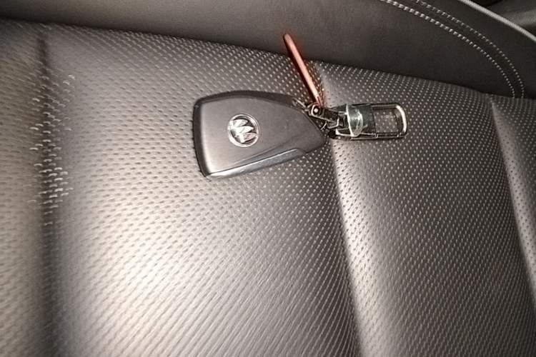 Used Buick Envision 2021 Encore Plus 652T Five-Seat Luxury Model Vehicle Key