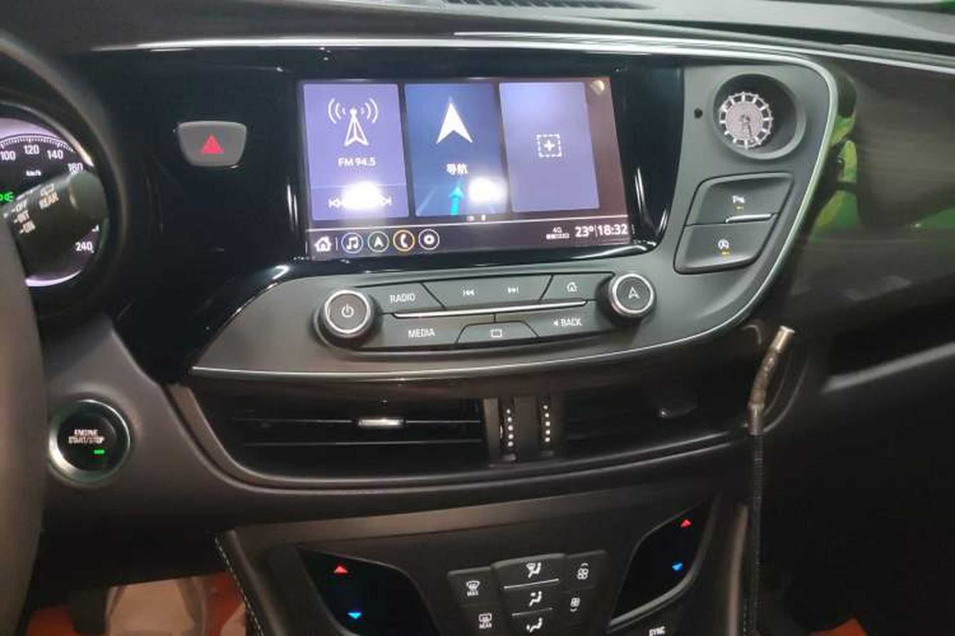 Used Buick Envision 2021 532T Two-Wheel-Drive Leading Version Audio And AC Panel