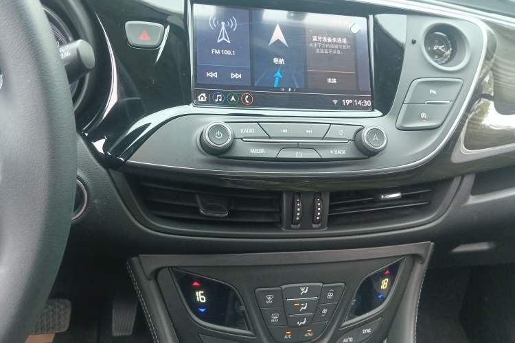 Used Buick Envision 2021 532T Two-Wheel-Drive Leading Version Audio And AC Panel