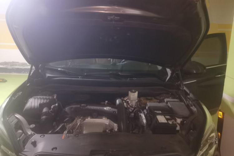 Used Buick Envision 2021 Encore Plus 652T Five-Seat All-Wheel-Drive Luxury Model Engine Bay