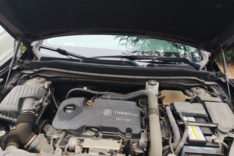 Used Buick Envision 2021 532T Two-Wheel-Drive Luxury Version Engine Bay