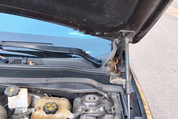Used Buick Envision 2021 532T Two-Wheel-Drive Elite Version Engine Bay Left