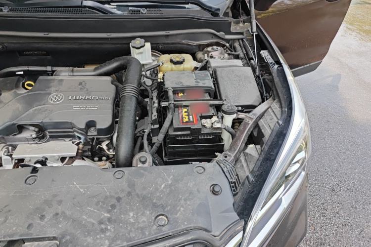 Used Buick Envision 2021 532T Two-Wheel-Drive Elite Version Engine Bay Left
