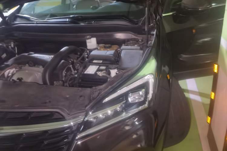 Used Buick Envision 2021 Encore Plus 652T Five-Seat All-Wheel-Drive Luxury Model Engine Bay Left