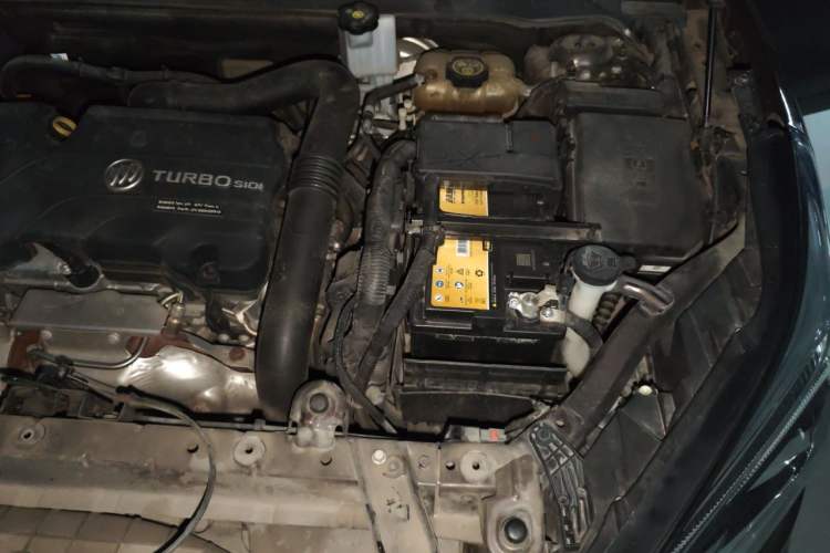 Used Buick Envision 2021 532T Two-Wheel-Drive Luxury Version Engine Bay Left
