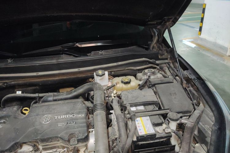 Used Buick Envision 2021 532T Two-Wheel-Drive Elite Version Engine Bay Left