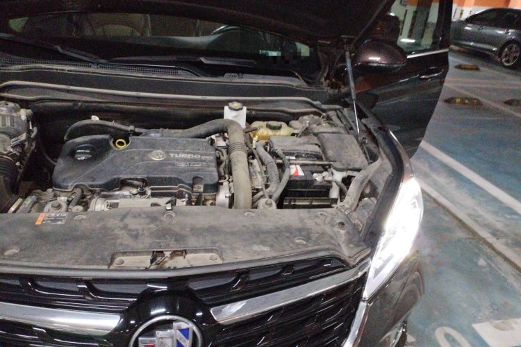 Used Buick Envision 2021 532T Two-Wheel-Drive Elite Version Engine Bay Left