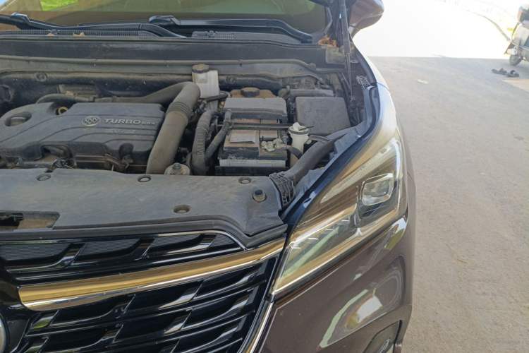 Used Buick Envision 2021 532T Two-Wheel-Drive Elite Version Engine Bay Left