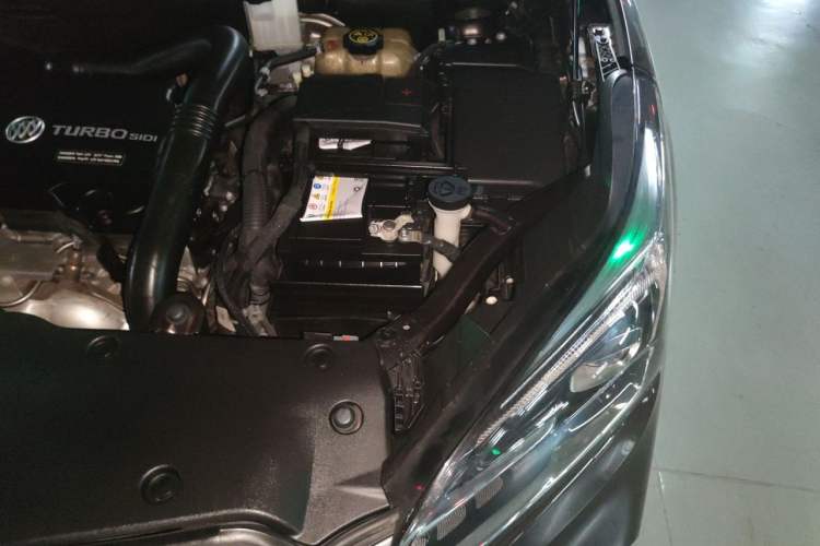 Used Buick Envision 2021 532T Two-Wheel-Drive Luxury Version Engine Bay Left