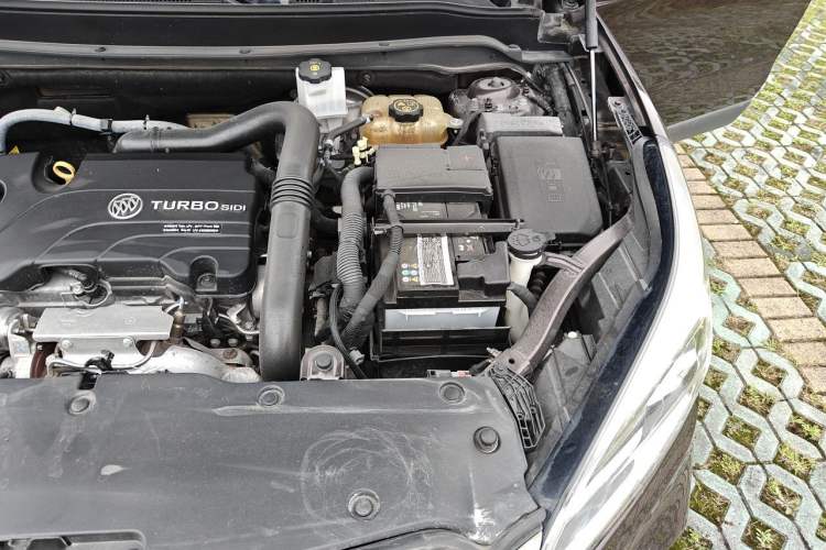 Used Buick Envision 2021 532T Two-Wheel-Drive Elite Version Engine Bay Left