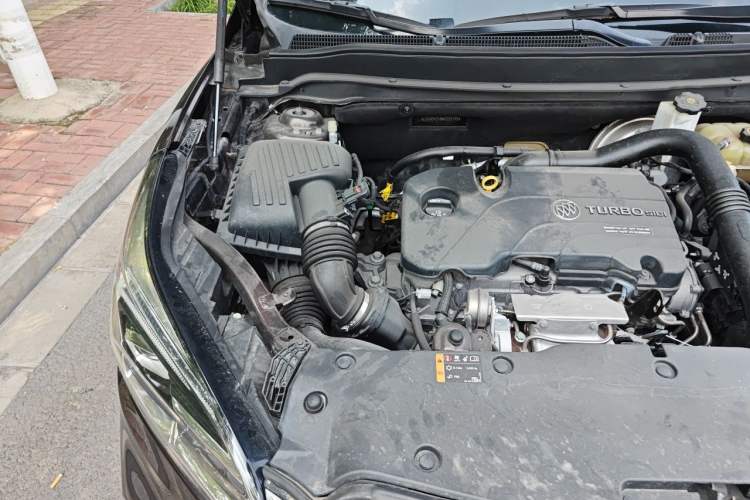Used Buick Envision 2021 532T Two-Wheel-Drive Elite Version Engine Bay Right