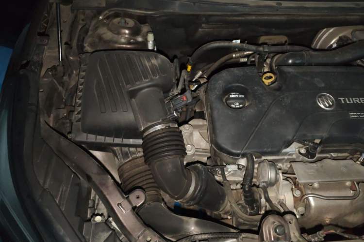 Used Buick Envision 2021 532T Two-Wheel-Drive Luxury Version Engine Bay Right