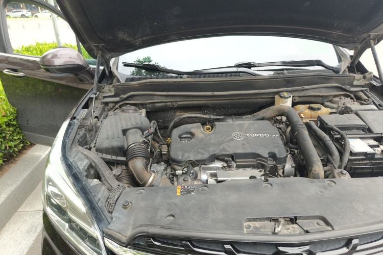 Used Buick Envision 2021 532T Two-Wheel-Drive Elite Version Engine Bay Right