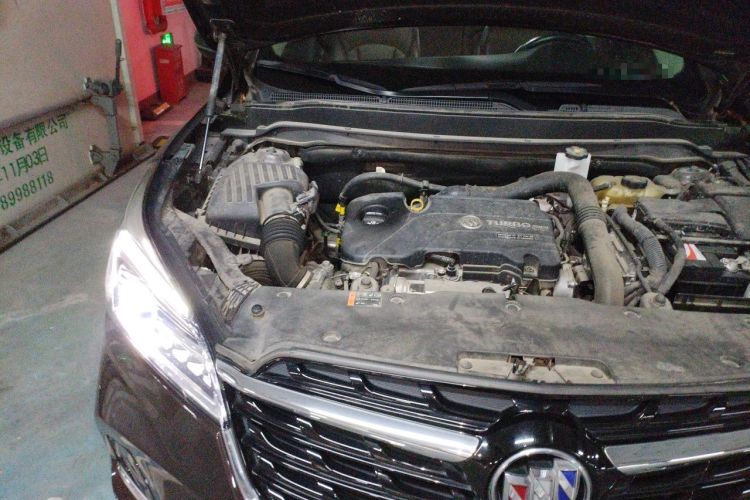 Used Buick Envision 2021 532T Two-Wheel-Drive Elite Version Engine Bay Right