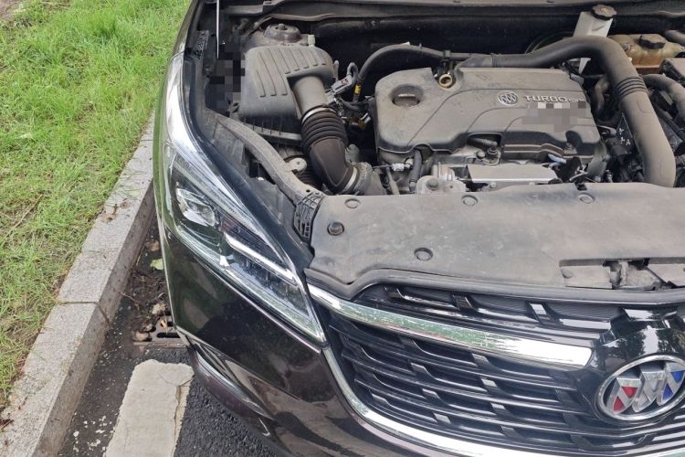 Used Buick Envision 2021 532T Two-Wheel-Drive Elite Version Engine Bay Right