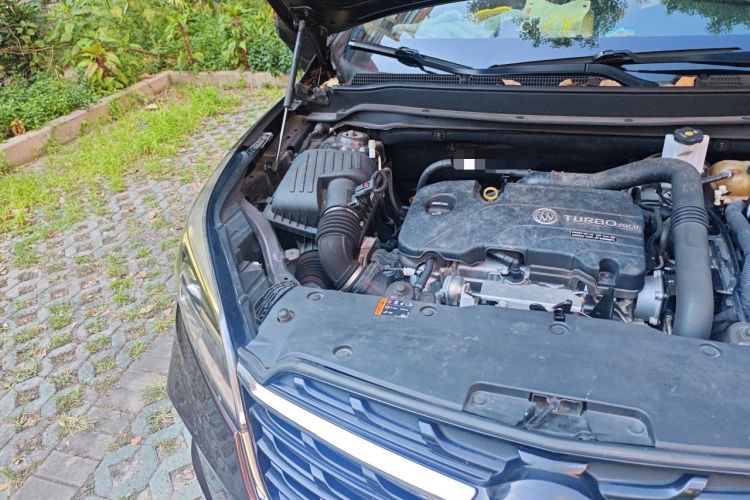 Used Buick Envision 2021 532T Two-Wheel-Drive Elite Version Engine Bay Right
