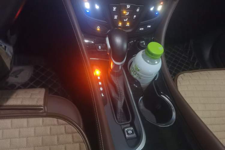 Used Buick Envision 2021 Encore Plus 652T Five-Seat All-Wheel-Drive Luxury Model Gear Lever