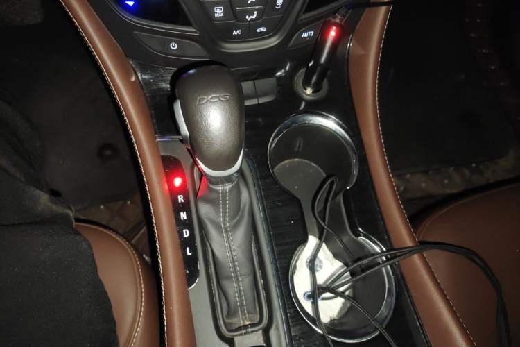 Used Buick Envision 2021 532T Two-Wheel-Drive Elite Version Gear Lever