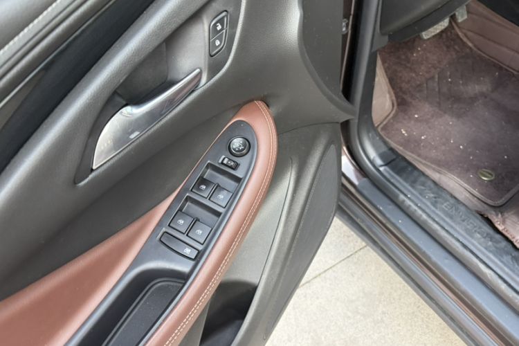 Used Buick Envision 2021 532T Two-Wheel-Drive Elite Version Interior 1