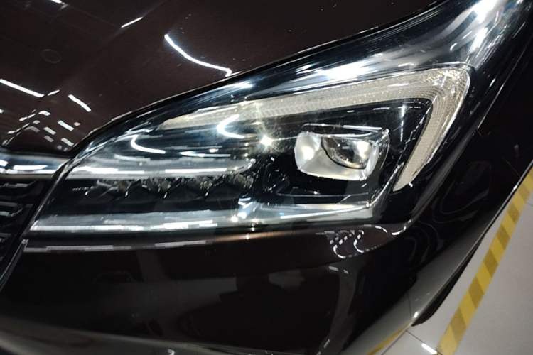 Used Buick Envision 2021 532T Two-Wheel-Drive Luxury Version Left Front Headlight