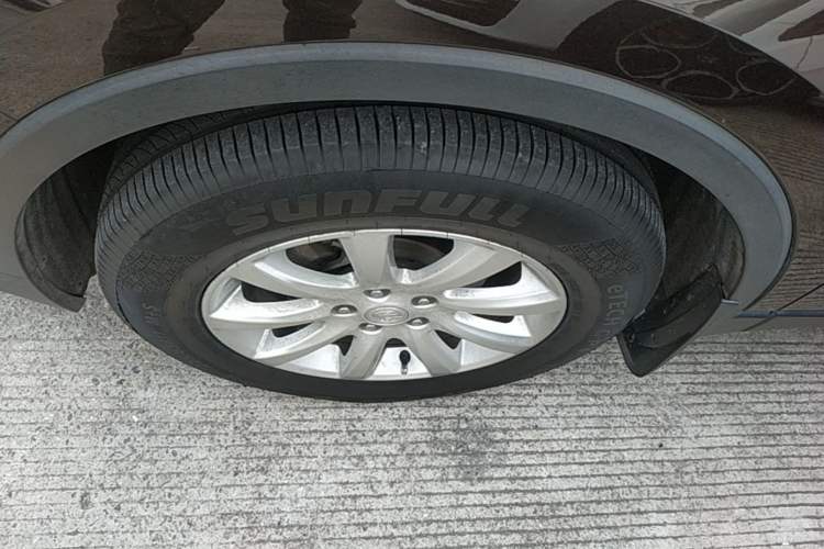 Used Buick Envision 2021 532T Two-Wheel-Drive Luxury Version Left Front Wheel Hub